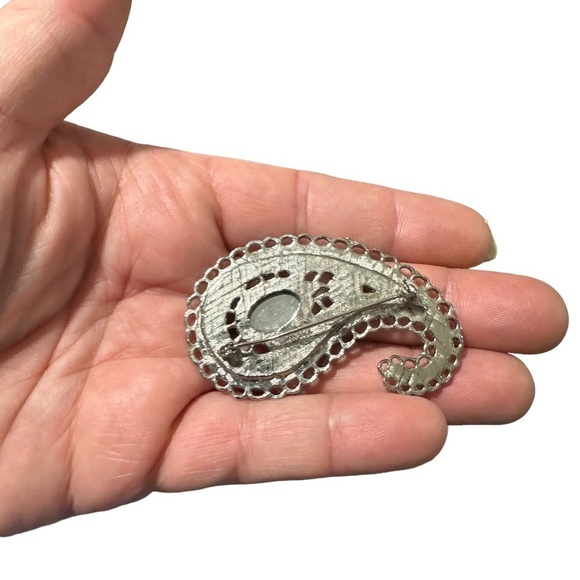 Silver-Toned Teardrop Brooch with 6 Blue Stones & 1 Large Purple Stone No Marks - Picture 5 of 6